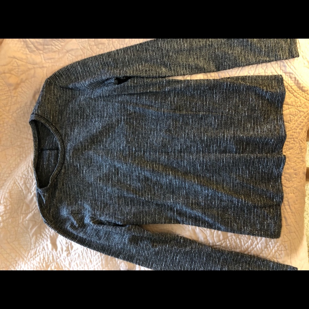 Lululemon long sleeve shirt size 6
